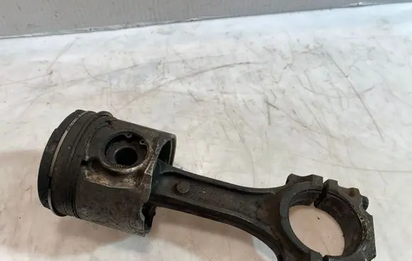 Volkswagen II LT Piston with connecting rod