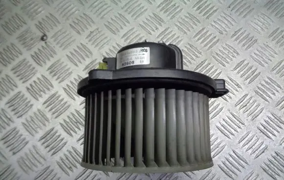Volvo S40, V40 Front door blower motor 0130111191