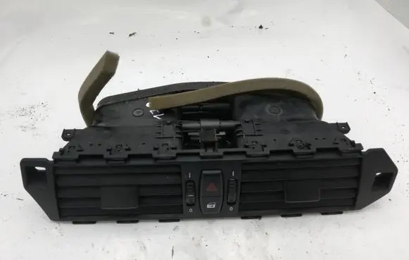 BMW 5 E60 E61 Dash center air vent grill 691073403 05114001 141218