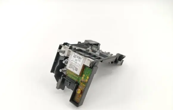 Peugeot 308 Fuse module 28236841