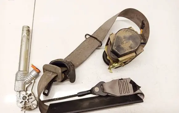 Citroen C5 Rear seatbelt 