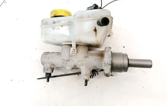 Volkswagen Polo IV 9N3 Master brake cylinder