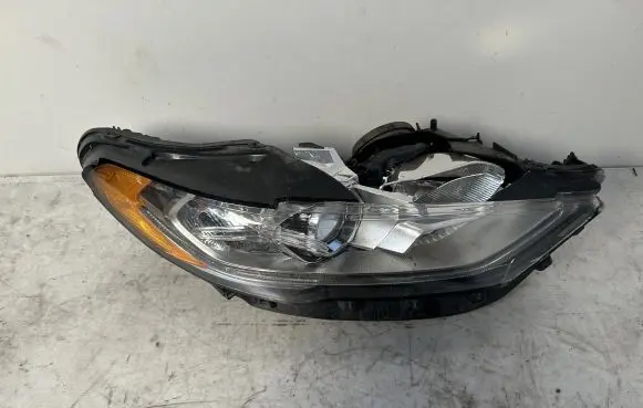 Ford Mondeo MK V Headlight/headlamp