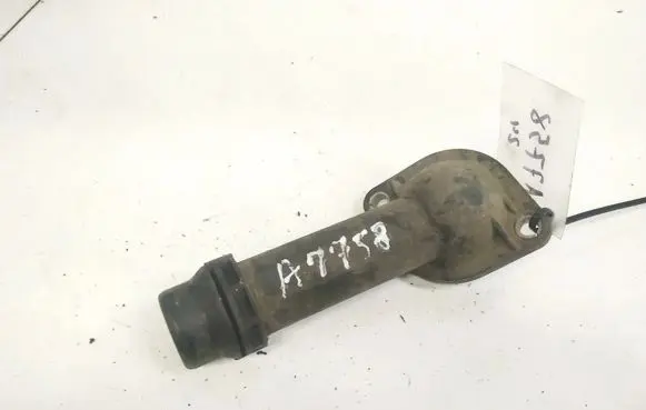 Volkswagen PASSAT B5 Engine coolant pipe/hose 06B121121 038121121B