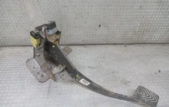 Hyundai Santa Fe Clutch pedal 