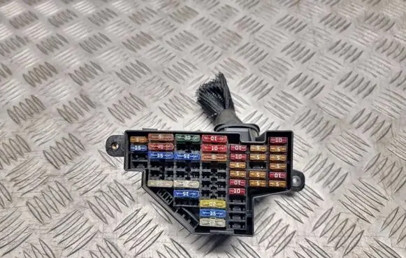Volkswagen PASSAT B6 Fuse module 02486 02153466 150905