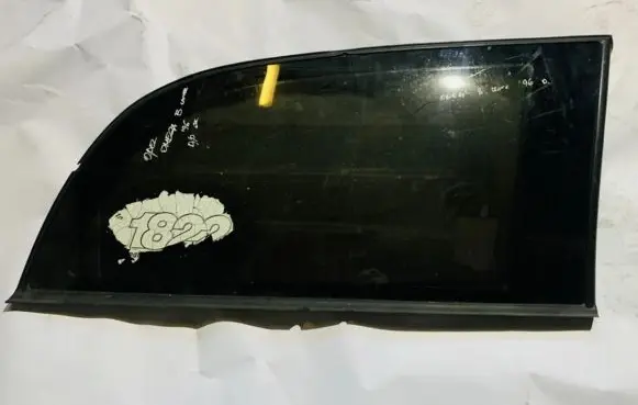 Opel Omega B1 Rear side window 