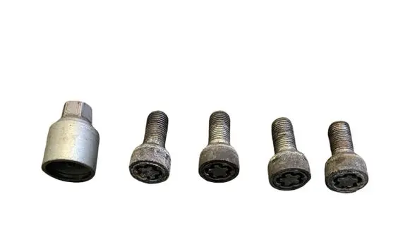 Audi A4 S4 B8 8K Anti-theft wheel nuts and lock 