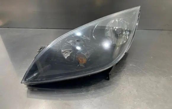 Mitsubishi Colt Headlight/headlamp 8301A993 0301208221