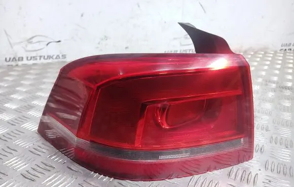 Volkswagen PASSAT B7 Rear/tail lights 3AE945095F
