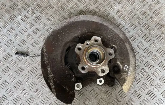 BMW 3 G20 G21 Rear wheel hub 6898482