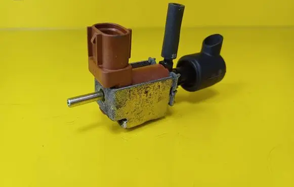 Toyota Avensis T250 Turbo solenoid valve 2586064140
