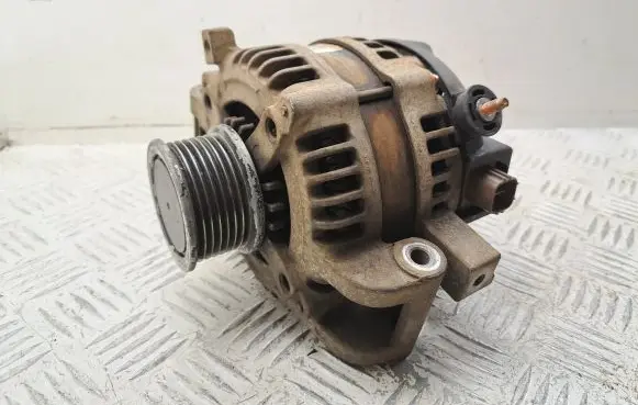 Toyota Corolla Verso AR10 Generator/alternator 270600G011 2741627010