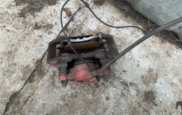 Mercedes-Benz E W212 Front brake caliper