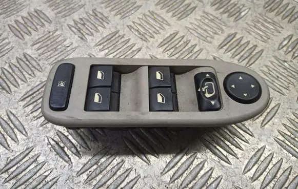 Citroen C5 X Front door window switch trim 96514299ZW