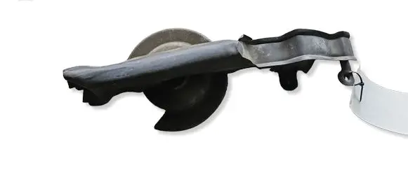 BMW 3 F30 F35 F31 Engine compartment rubber 18068510 7255804