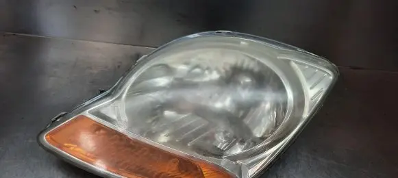 Chevrolet Spark Front reflector 