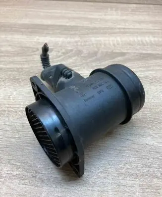 Volkswagen PASSAT B5 Mass air flow meter 028906461 0281002216