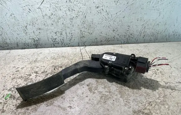 Nissan Pathfinder R51 Accelerator throttle pedal 6PV93390102