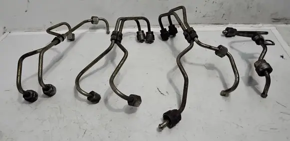 Volvo XC60 Fuel injector supply line/pipe 