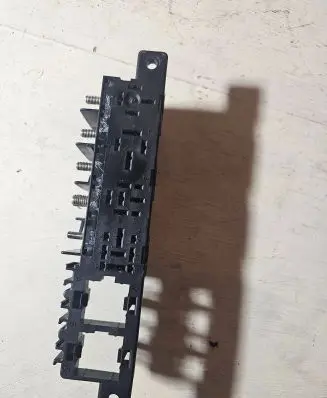 Volkswagen PASSAT B5 Fuse module 8L0941822A 896083000