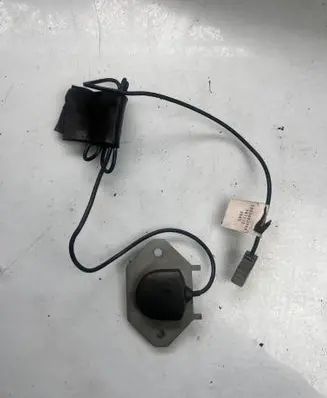 Chrysler 300 - 300C Aerial antenna amplifier 56038630AA 26777D