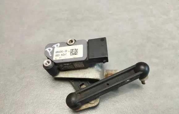 Headlight/headlamp level sensor