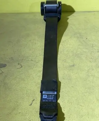 Opel Zafira C Seat belt trim 162KM