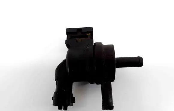 Hyundai Tucson TL Engine mount vacuum valve 289103C200