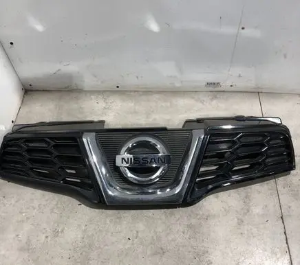 Nissan Qashqai Front bumper upper radiator grill 62310BR00A