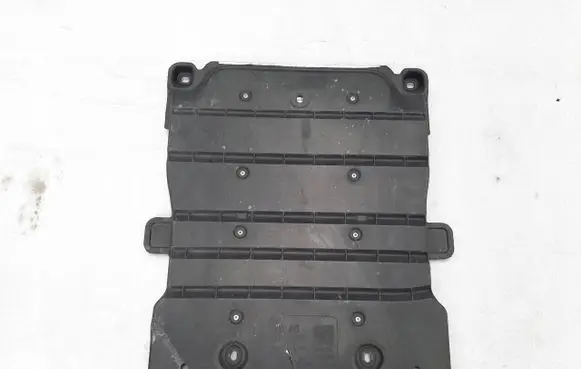 Audi A3 S3 8V Engine splash shield/under tray 5Q0825230H