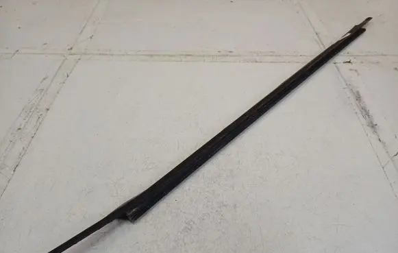 Ford Mondeo Mk III Rear door glass trim molding 