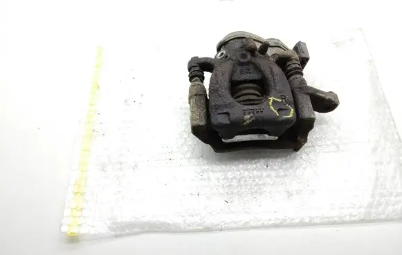 Nissan Qashqai Rear brake caliper