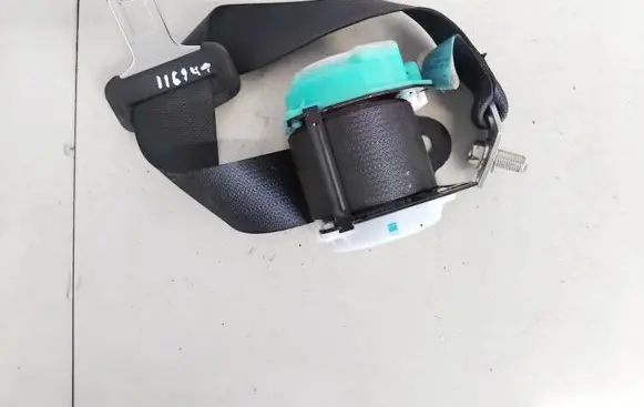 Middle seatbelt (rear)