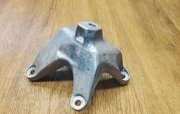 Porsche Macan (95B) Engine mounting bracket 95B199307A