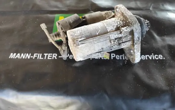Volkswagen Golf V Starter motor 02z911023h