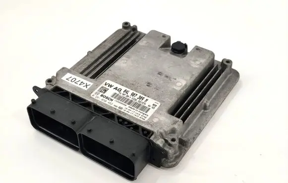 Volkswagen PASSAT B8 Engine control unit/module 04L907309M 0281030462