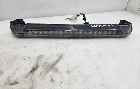 Mitsubishi Grandis Third/center stoplight P3505