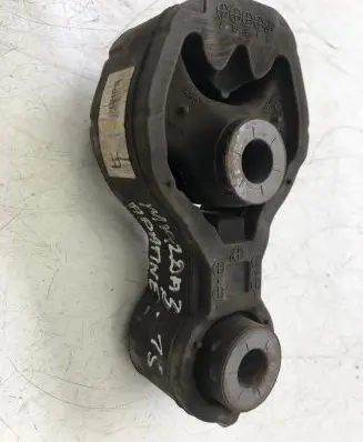 Mazda 3 III Engine mount bracket GHP9