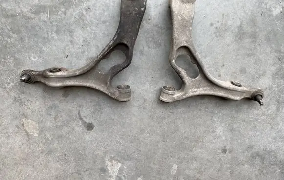 Audi Q7 4L Front lower control arm/wishbone AIM0S110