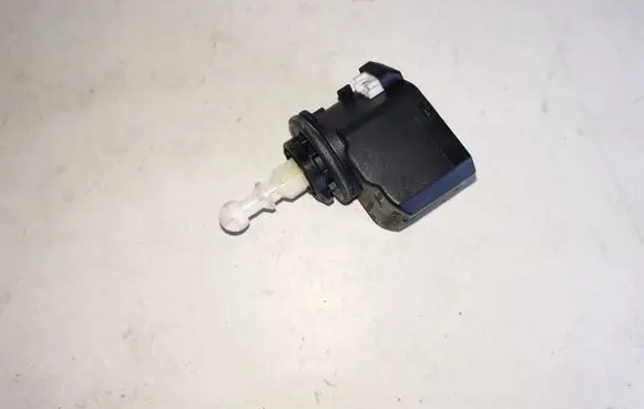Audi A6 S6 C6 4F Headlight level adjustment motor 00883000 008830