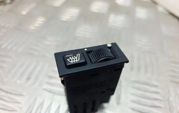 BMW 5 E39 Seat heating switch 8352259 61318352259