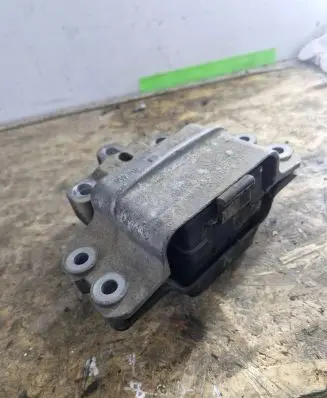 Audi A3 S3 8P Engine mount bracket 1K0199555