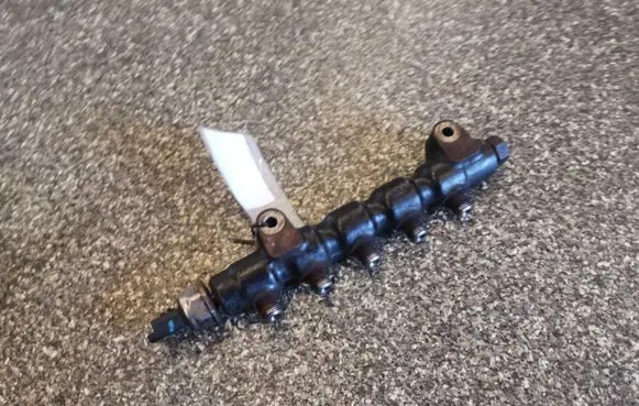 Fuel main line pipe