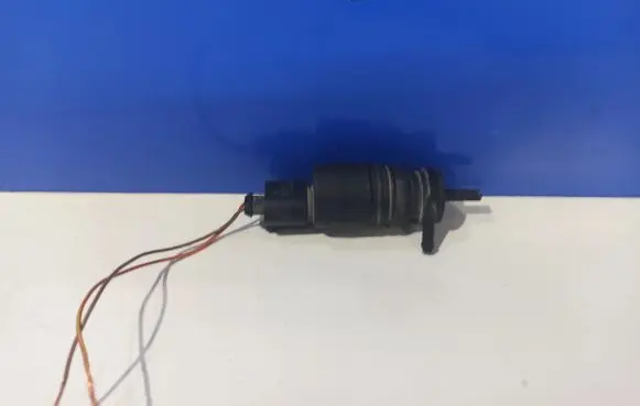 Mercedes-Benz C W203 Windscreen/windshield washer pump 0165454626