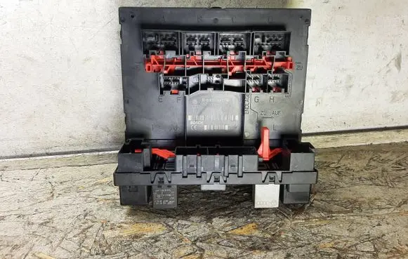 Volkswagen PASSAT B6 Comfort/convenience module 3C0937049E F005V00526