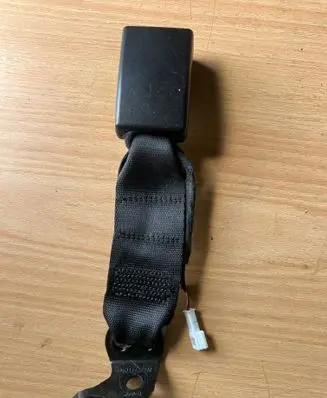 BMW 5 G30 G31 G38 Middle seatbelt buckle (rear) 7412785 632223100H