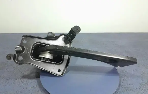 Volvo XC40 Rear control arm 32333014