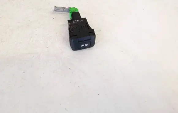 Honda Accord USB socket connector m34736