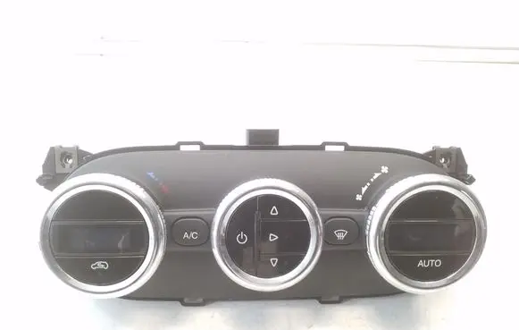 Iveco Daily 6th gen Climate control unit 5801640589